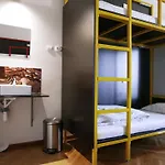 Hostel Choco & *